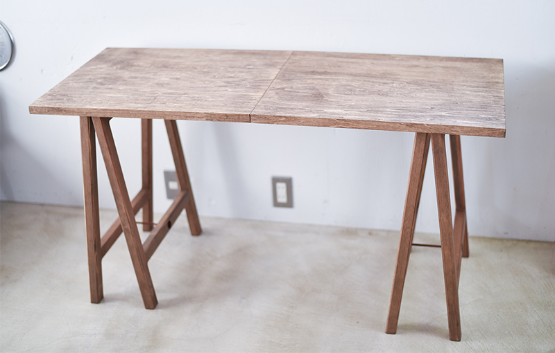 持ち運びが簡単、軽量な折りたたみテーブル | HYTNOS(ひとのす)｜オーダー家具・デザイン家具の制作